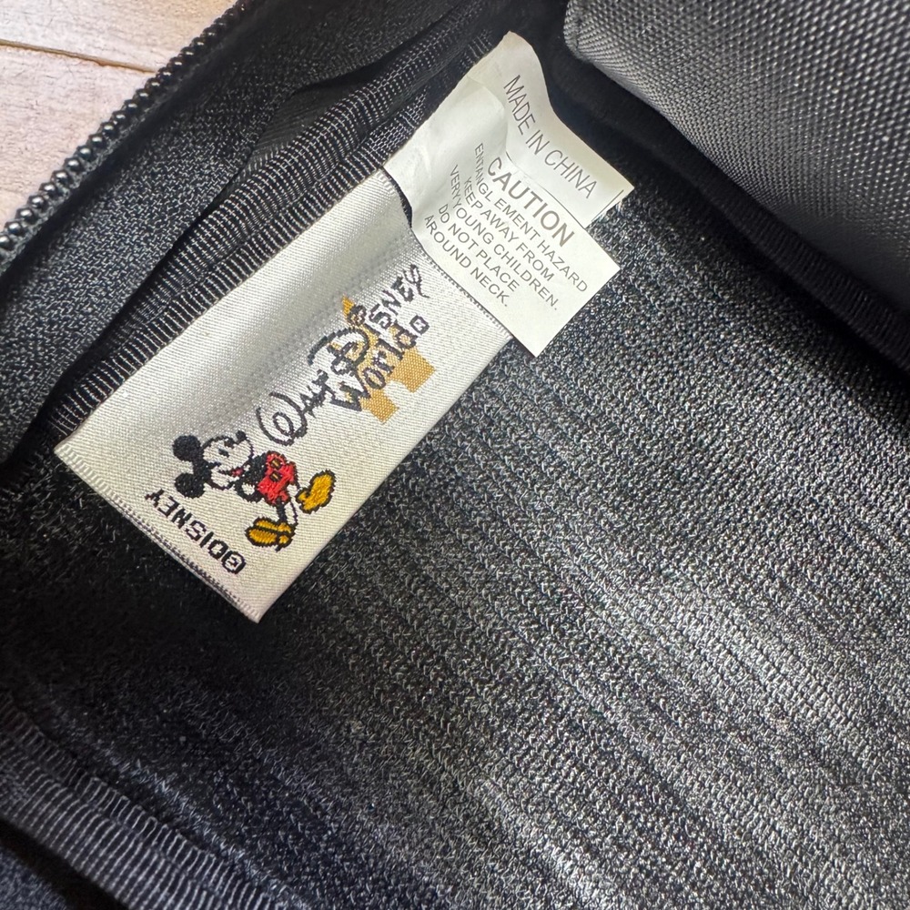 Vintage Walt Disney World Pin Trading Bag Mickey Mouse Crossbody Black Red - Picture 5 of 6
